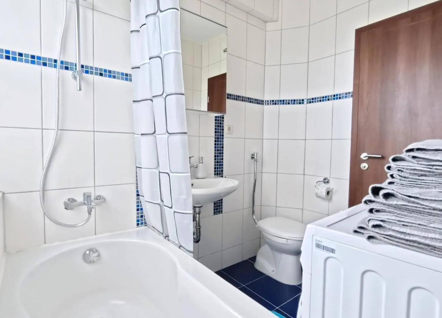 Gemuetliche Wohnung Staedtnaehe Mit Netflix Und Stellplatz 科堡